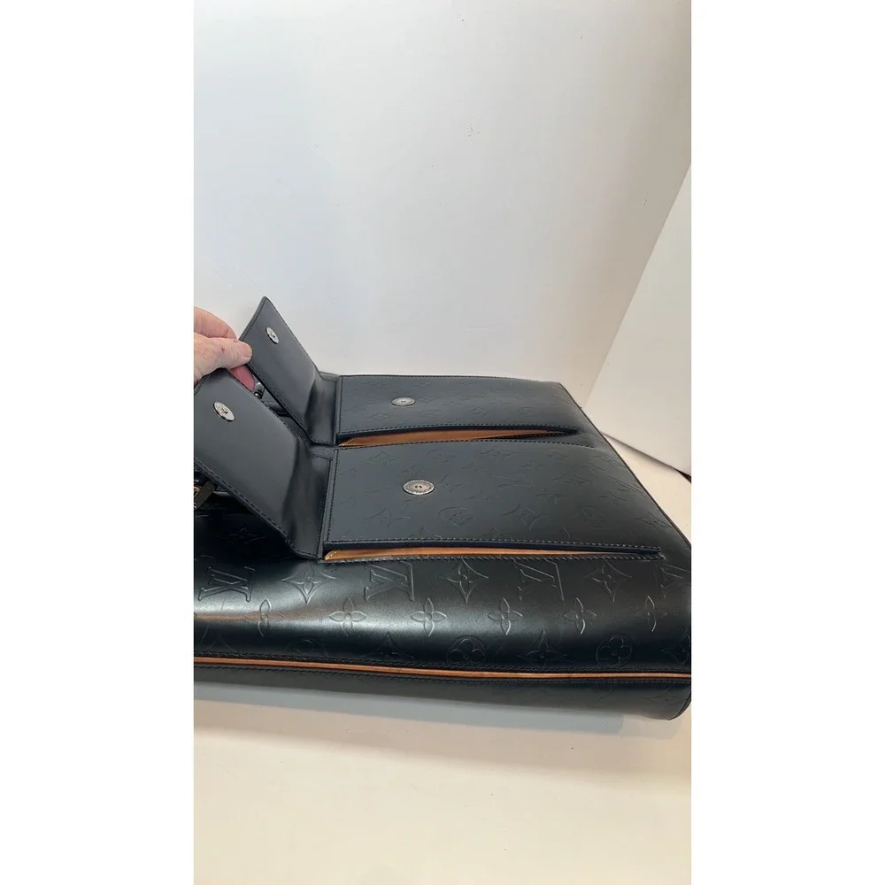 Auth LOUIS VUITTON EmbossedMatt Black LeatherStockton 2 Flap Front Pocket LgTote